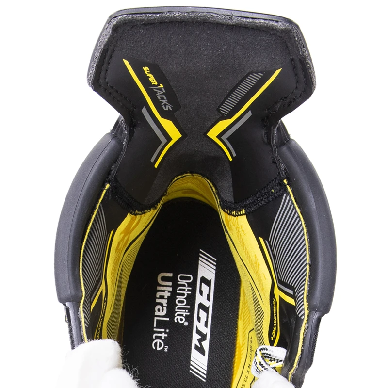 CCM Super Tacks AS3 Pro Ice Skates - JUNIOR 9 CCM Super Tacks AS3 Pro Ice Skates - JUNIOR - Image 7